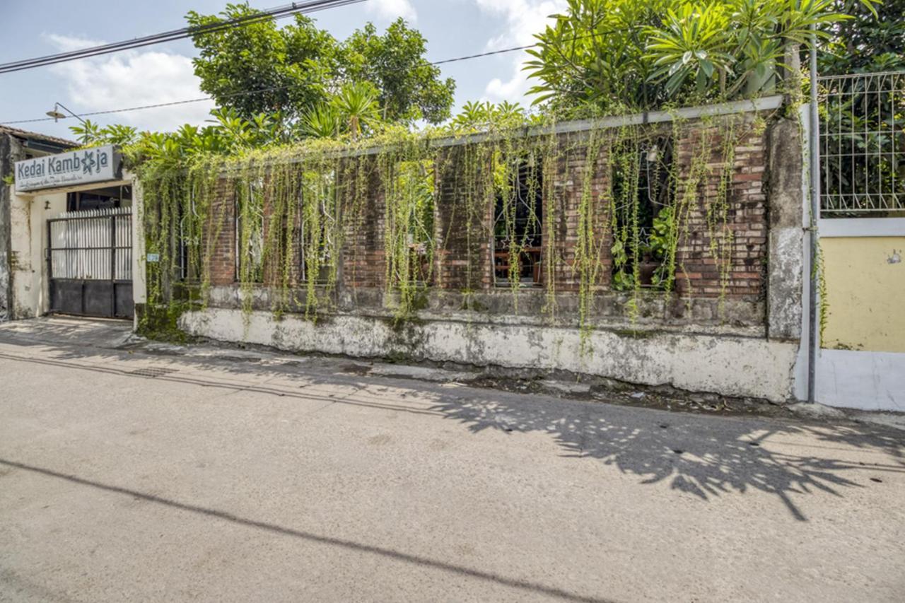 Reddoorz Hostel Near Adisucipto Airport Yogyakarta Kalasan Экстерьер фото