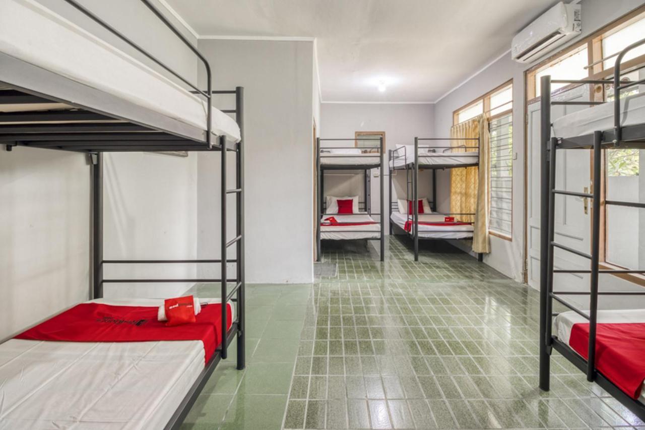Reddoorz Hostel Near Adisucipto Airport Yogyakarta Kalasan Экстерьер фото